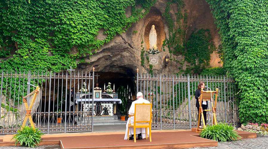 Rosario-Lourdes-Papa-Francisco-ACI-30052020
